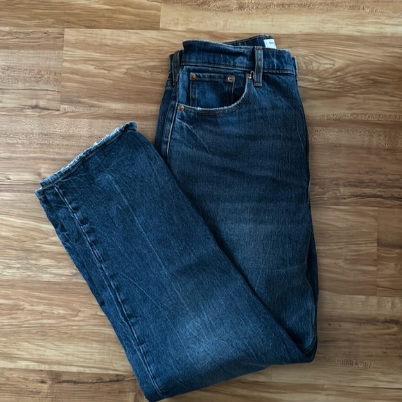 Abercrombie 90’s Straight Ultra High Rise - Picture 2 of 3